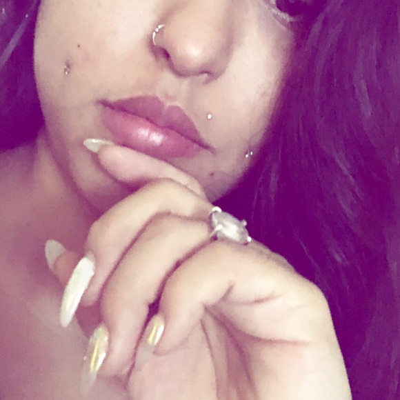 Meet your Posher, Jocelyn - Picture 3 of 3